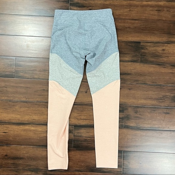 NWT - Outdoor Voices  Colorblock Springs 7/8 Leggings - Size M - Picture 5 of 13